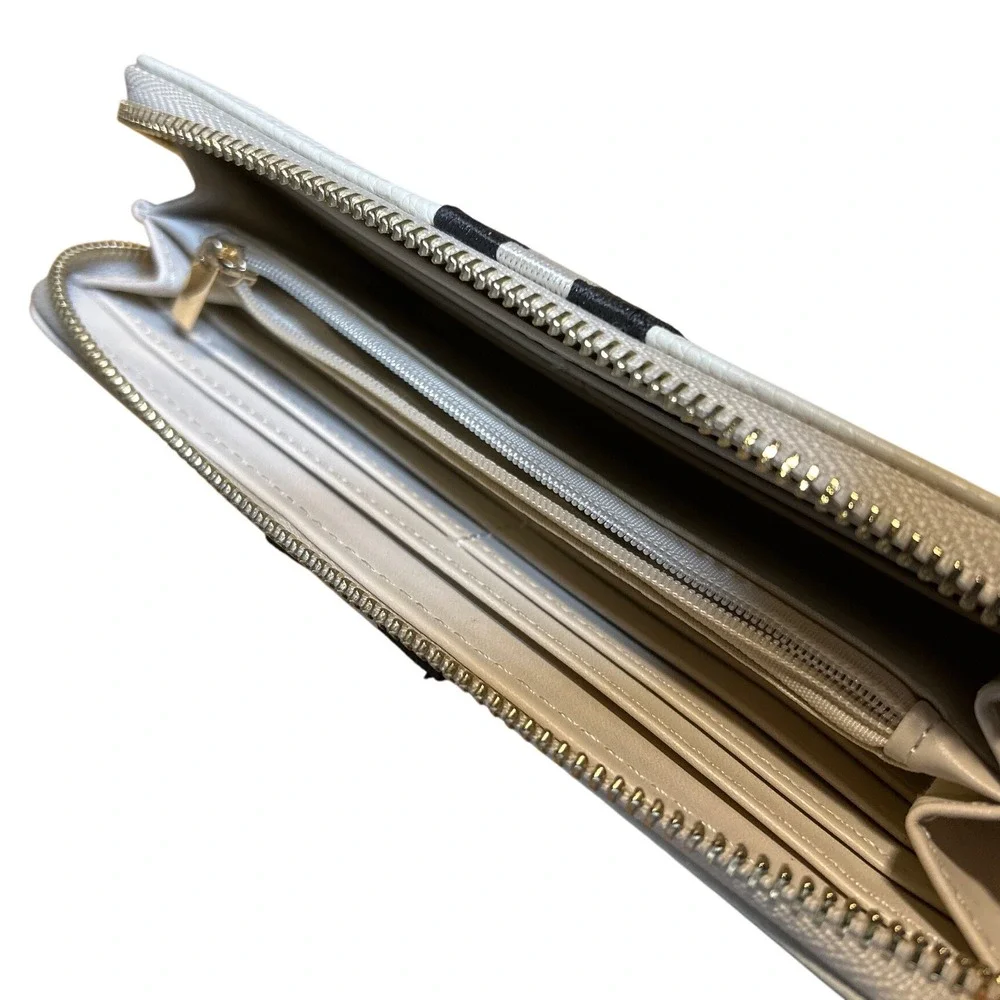Badgley Mischka‎ New York White Black Stripe Zip Around Clutch Wallet Organizer